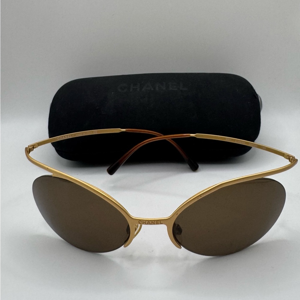 CHANEL Vintage Y2K Rare Gold Oval Rimless Sunglasses